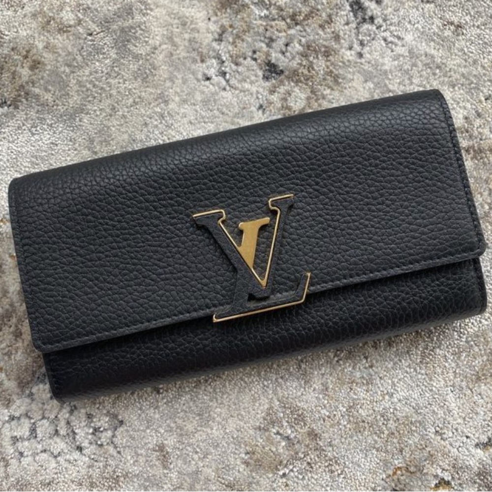 BRAND NEW: Louis Vuitton CAPUCINES WALLET - BLACK
